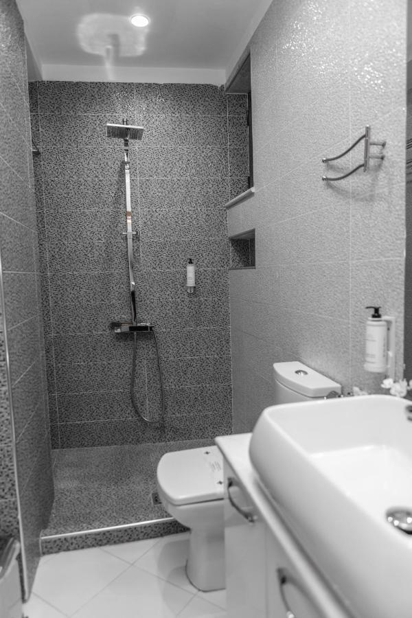 Spacious City Paradise - 3Br Apt In The Heart Of Tirana Extérieur photo